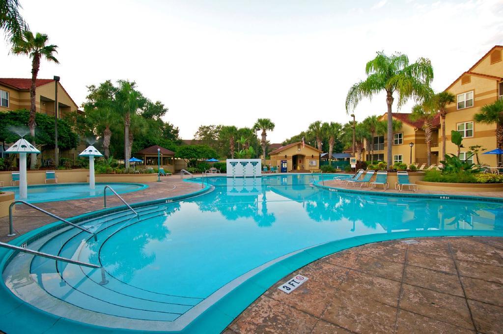 Blue Tree Resort At Lake Buena Vista Exterior photo